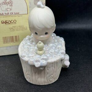 Precious Moments "A Tub Full Of Love" figurine